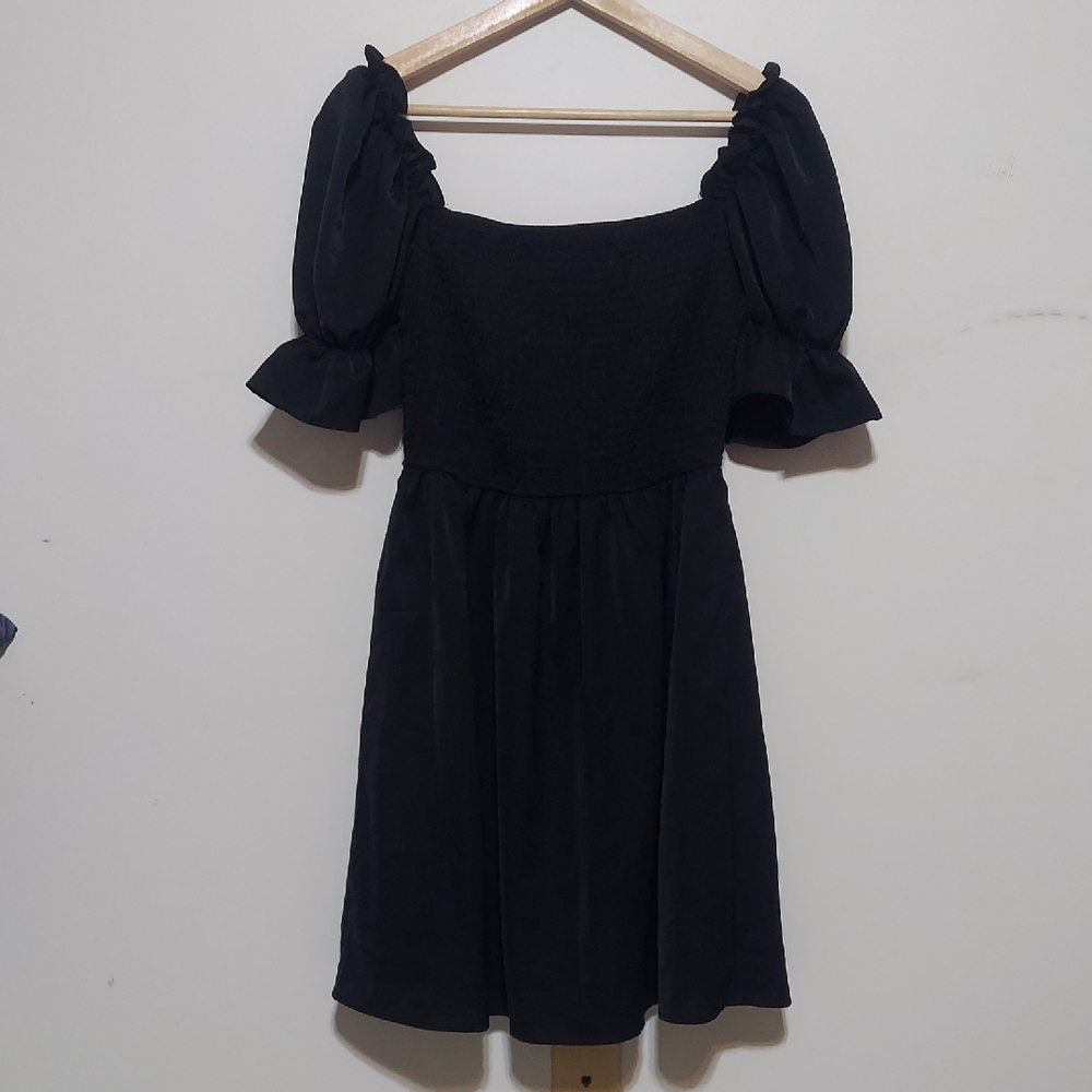 Chic Black Puff Sleeve Midi Dress